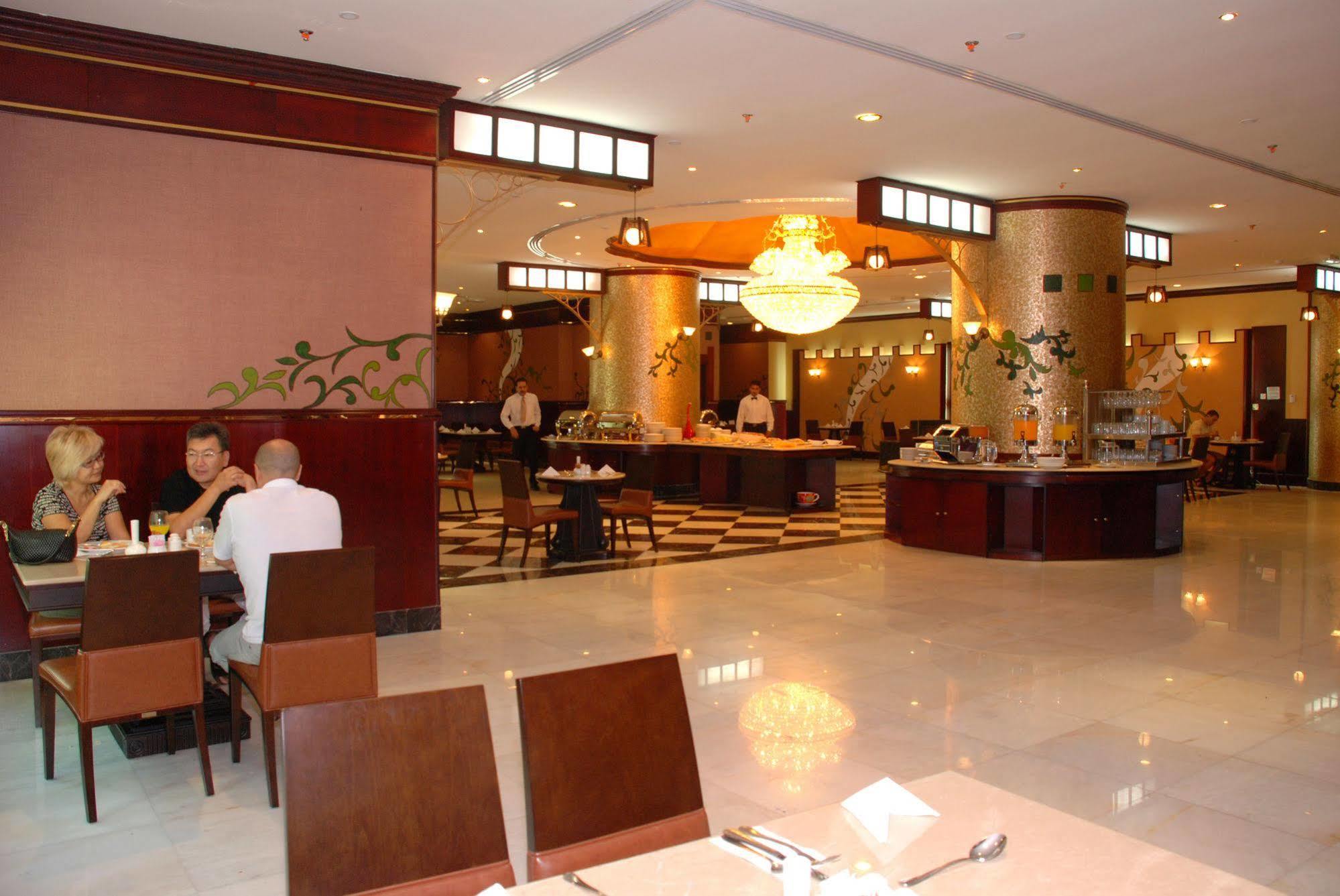 Al Bustan Tower Hotel Suites Sharjah Luaran gambar