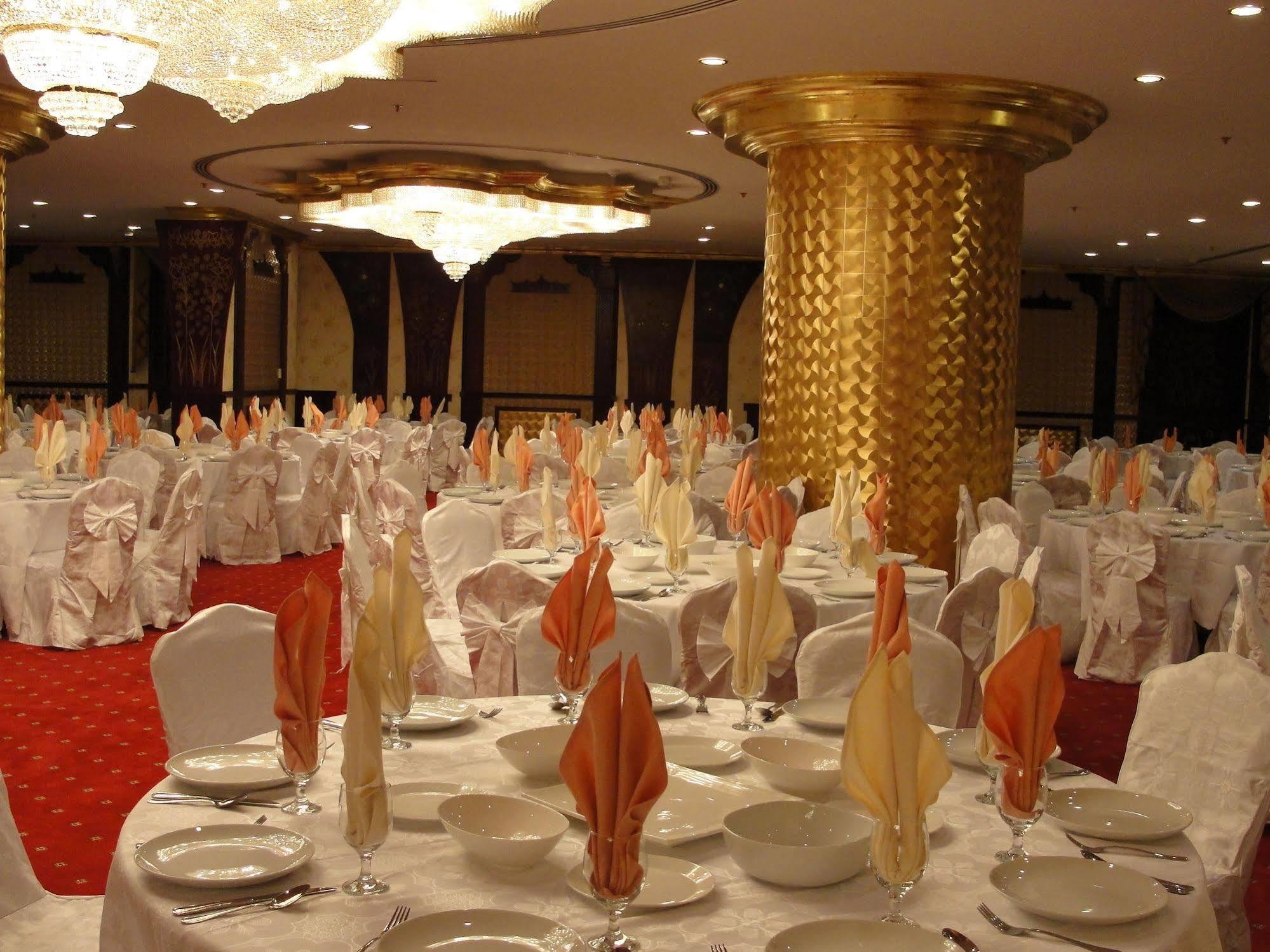 Al Bustan Tower Hotel Suites Sharjah Luaran gambar
